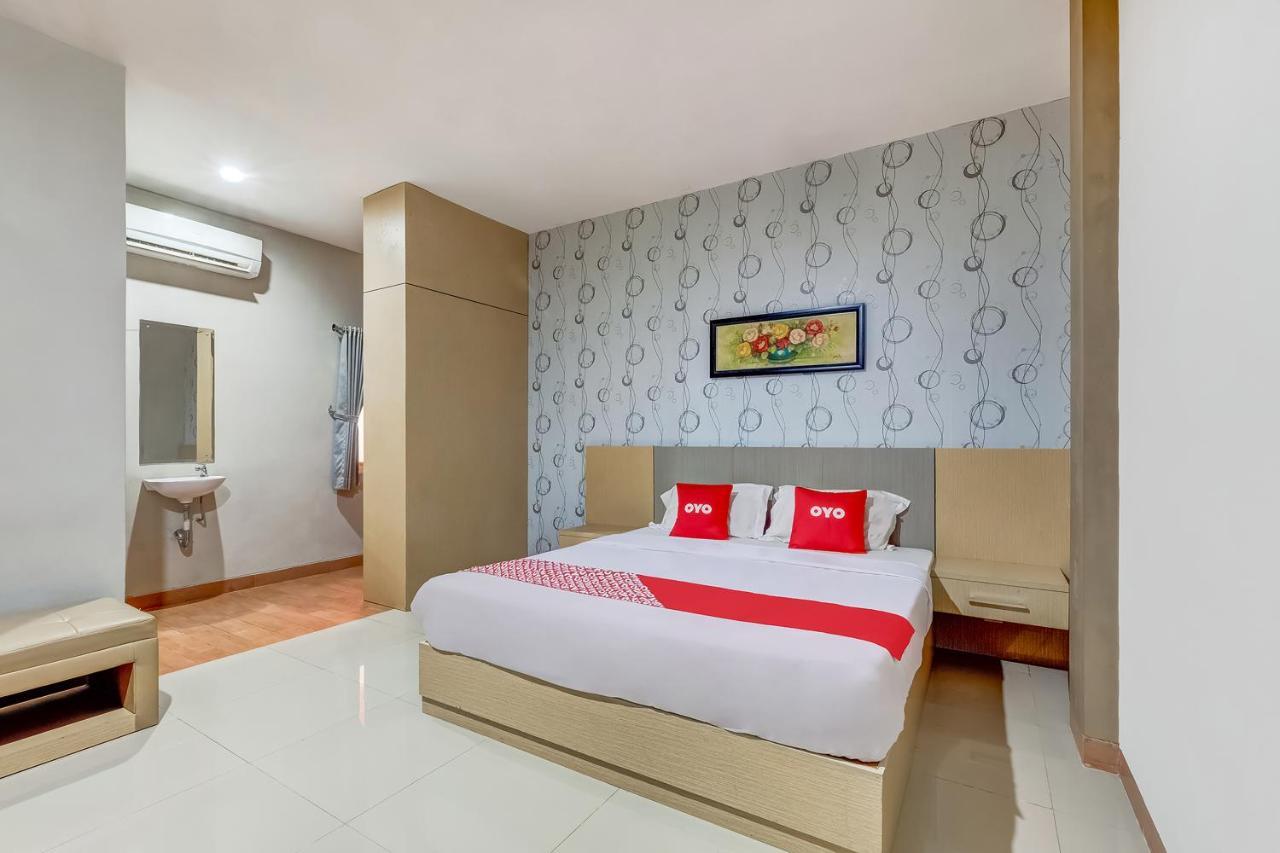 Oyo Flagship 3726 Tembok Batu Residence Tugu Eksteriør bilde