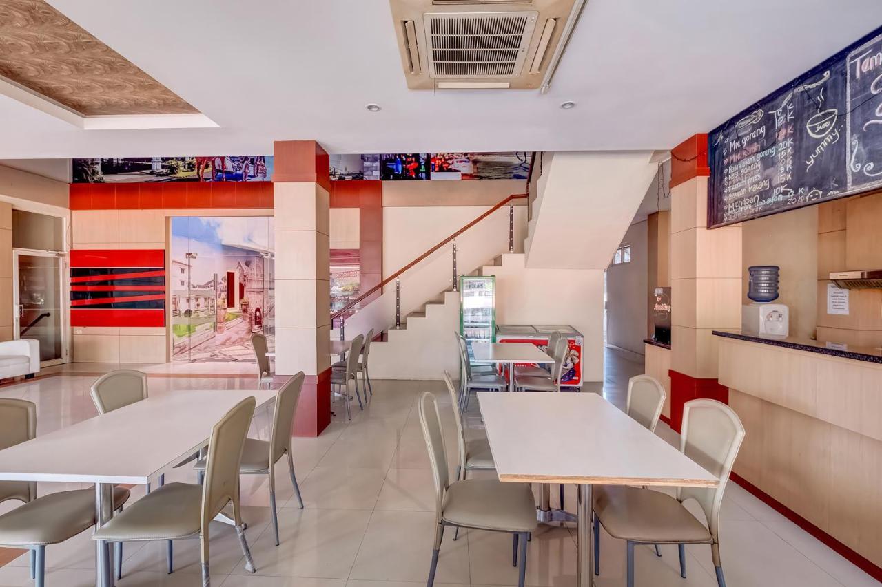 Oyo Flagship 3726 Tembok Batu Residence Tugu Eksteriør bilde