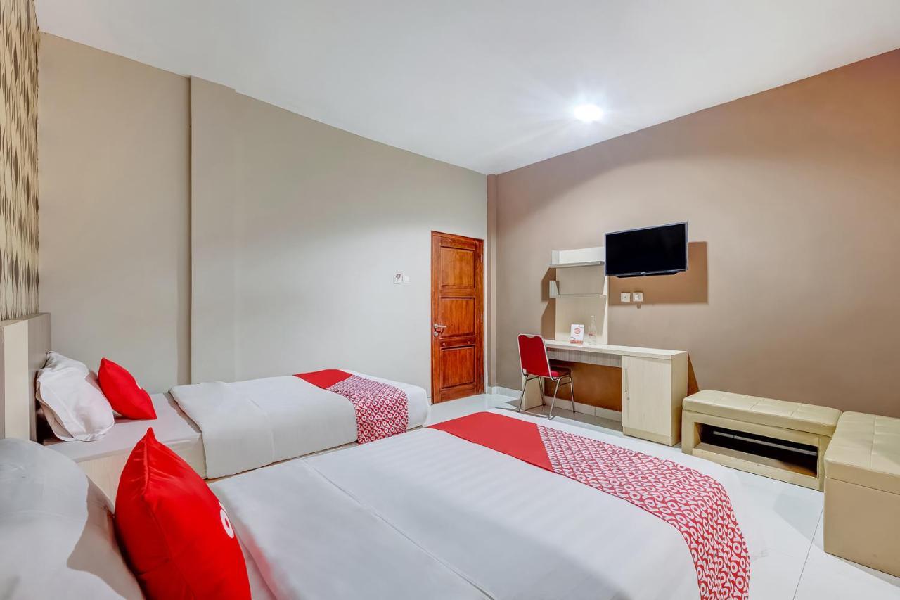 Oyo Flagship 3726 Tembok Batu Residence Tugu Eksteriør bilde