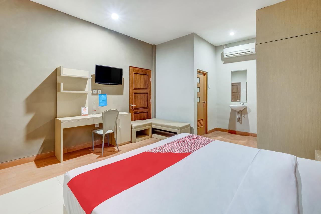 Oyo Flagship 3726 Tembok Batu Residence Tugu Eksteriør bilde