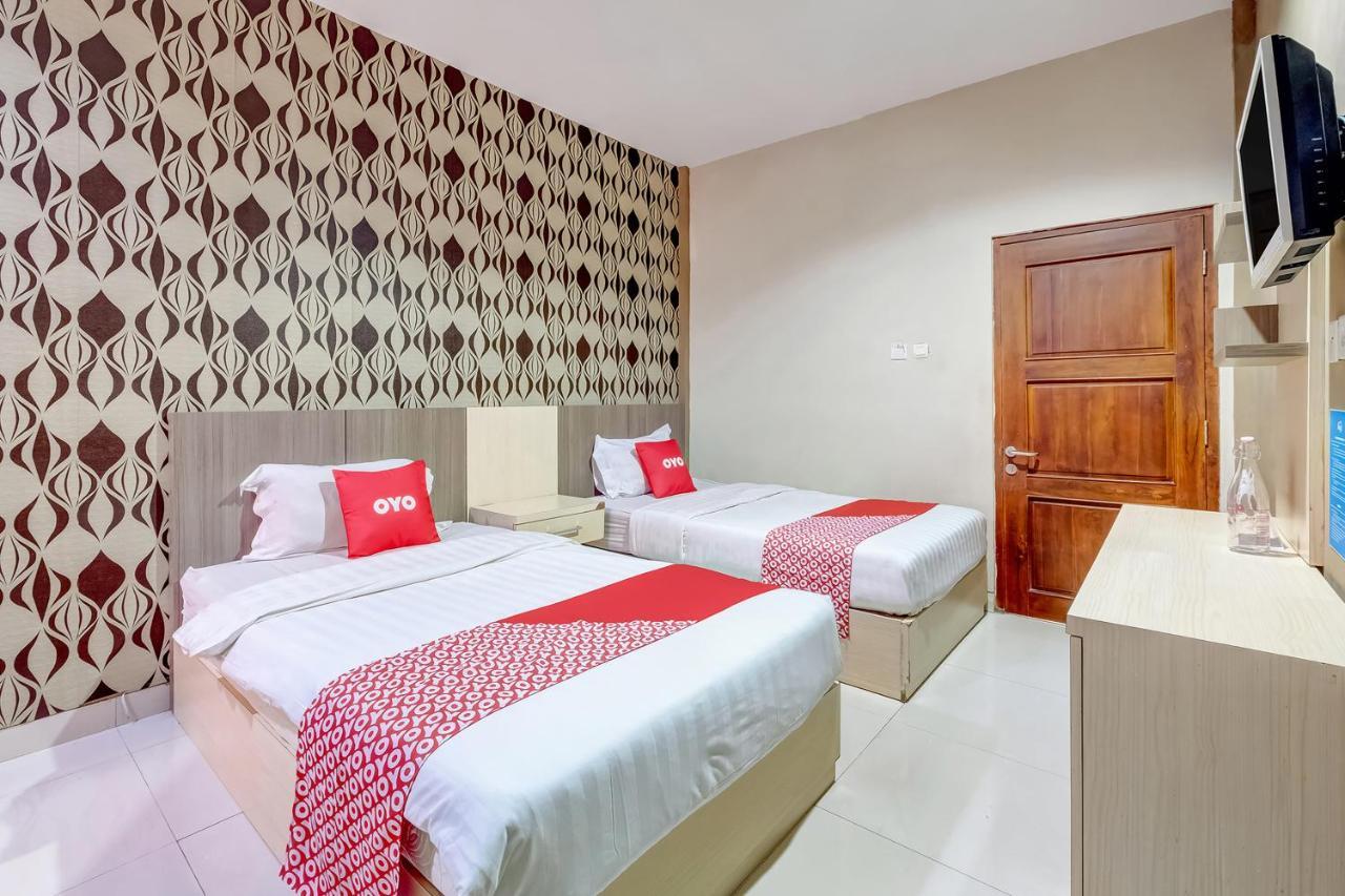 Oyo Flagship 3726 Tembok Batu Residence Tugu Eksteriør bilde