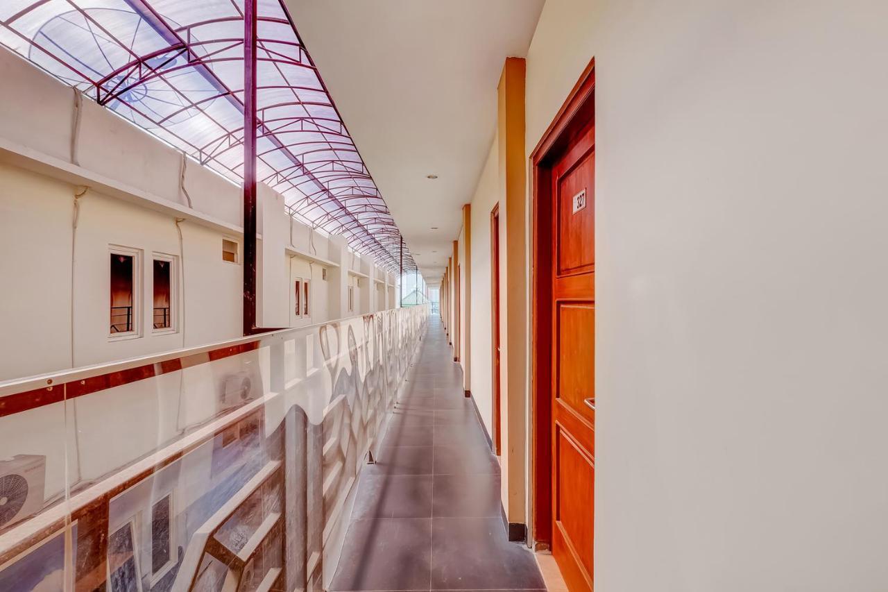 Oyo Flagship 3726 Tembok Batu Residence Tugu Eksteriør bilde